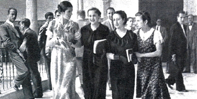 Las primeras mujeres que llevaron tricornio en Valencia